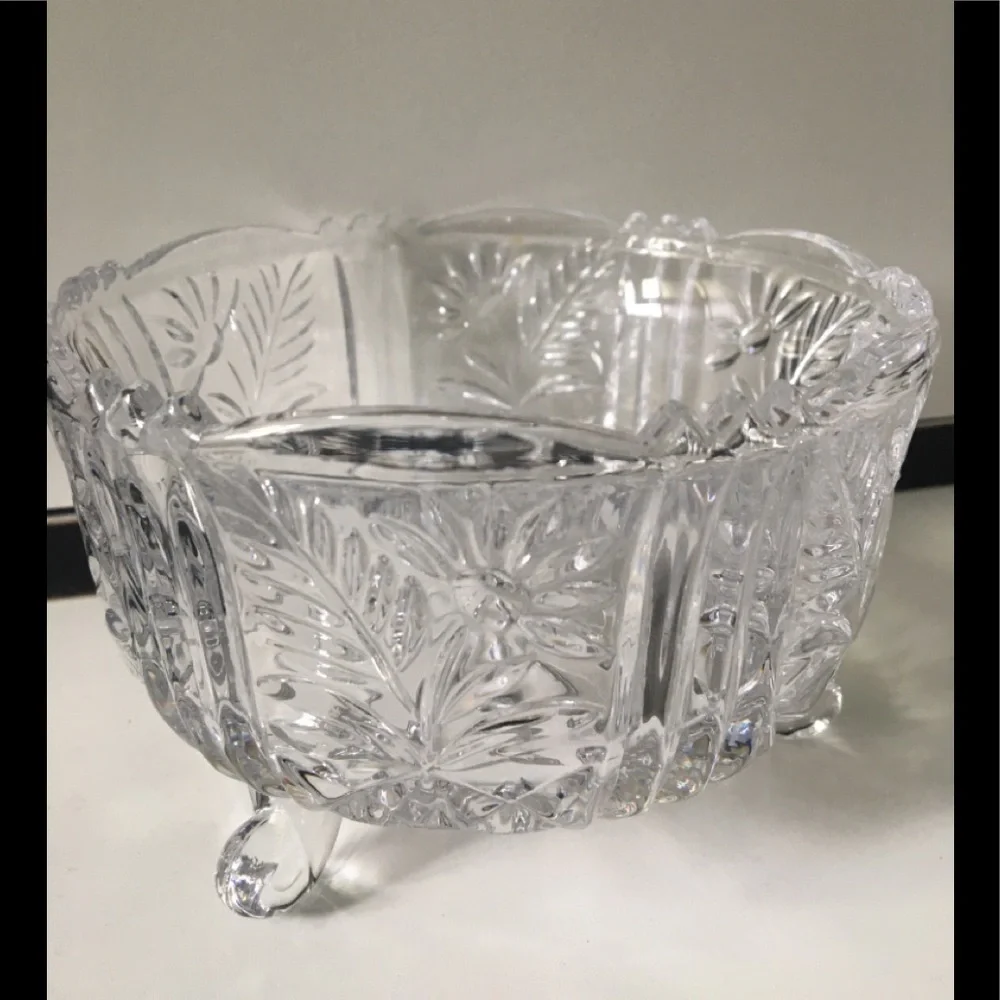 Pinwheel 3-Toed Footed Bowl